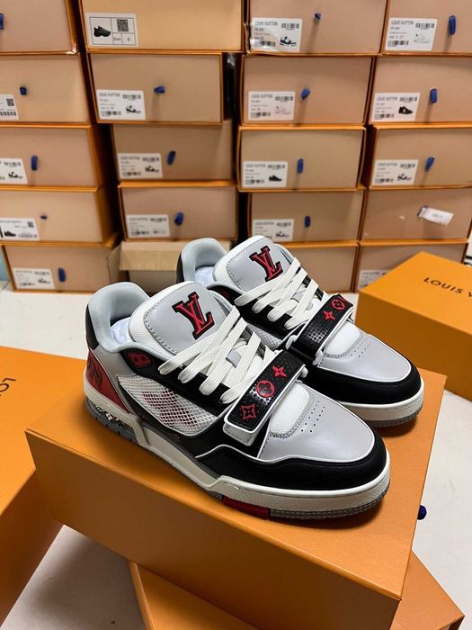 Adidasi Louis Vuitton Trainer Premium