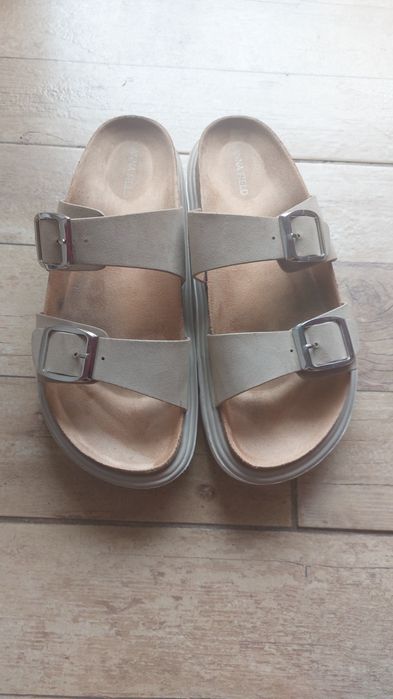 Papuci de femei confortabili