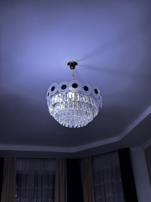 Продается Люстра