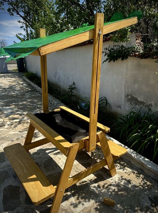 Детска масичка с пейка и пясъчник