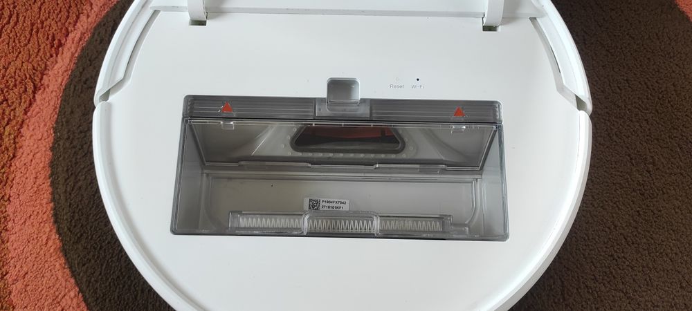 Vând Aspirator Robot Mi Robot Vacuum – Baterie și Accesorii Noi