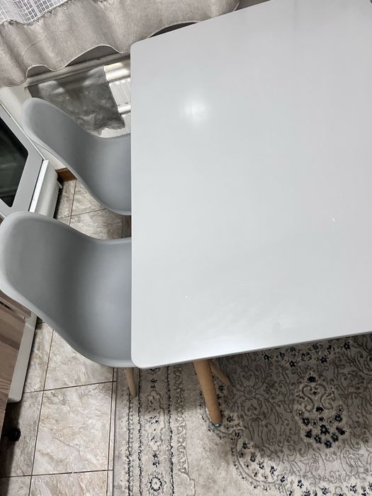 Продам стол и стулья