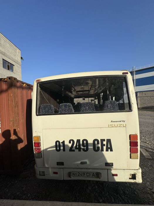 ISUZU HC40 (NP26)  avtobus sotiladi 26 taligi