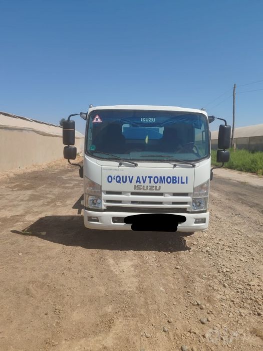 Isuzu zavodiskavoy
