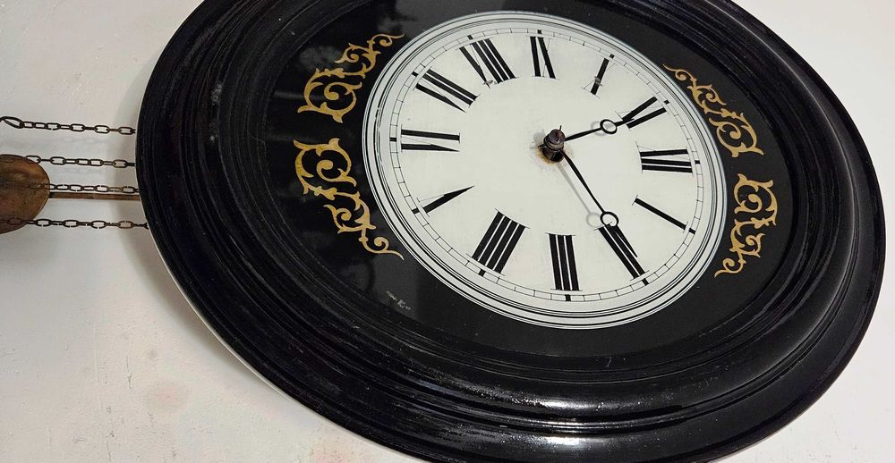 Ceas taranesc cu pendul si 2 greutati