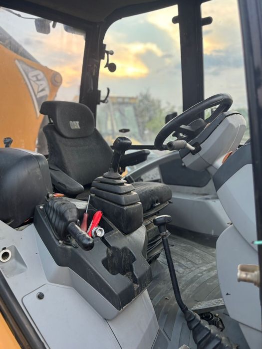 Buldoexcavator  cât 432