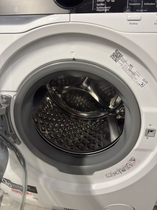 Mașină de spălat rufe cu uscător cu pompă de căldură AEG LWR9W81600