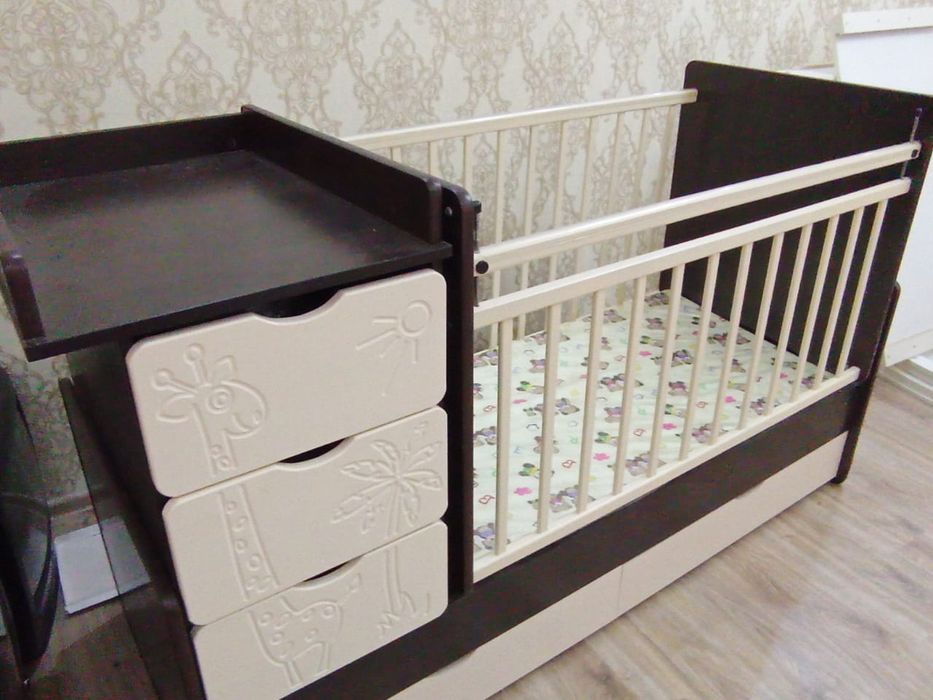 Детская кроватка Жираф