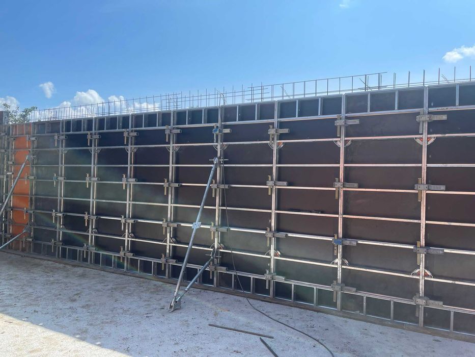 Inchiriez schela cofraje metalice panouri doka popici popi grinda H20