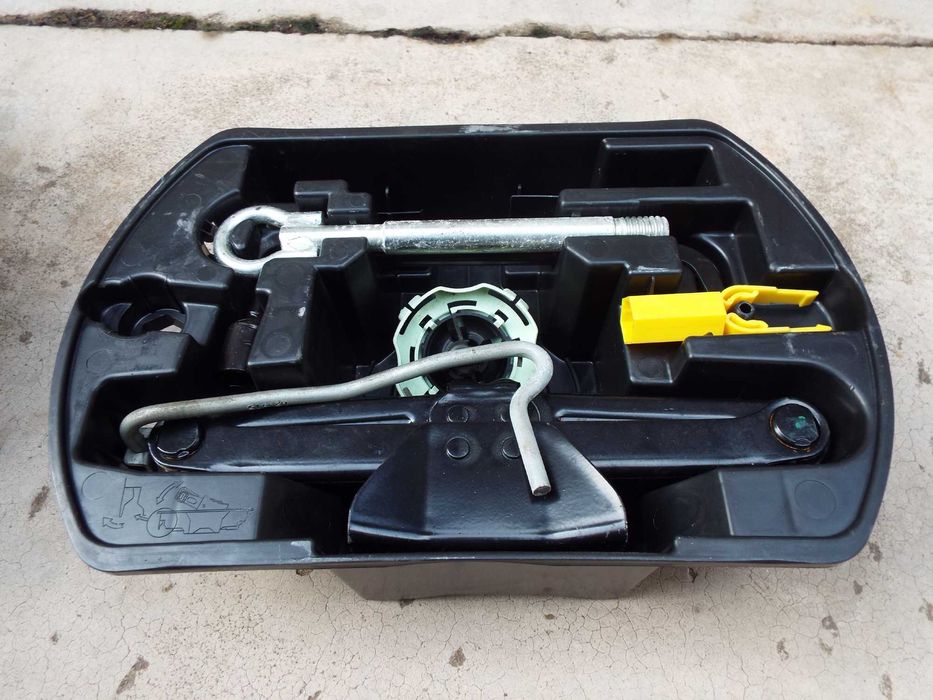 vand trusa cric peugeot 208,308,307,207,citroen c1,c2,c3,c4 pret200ron