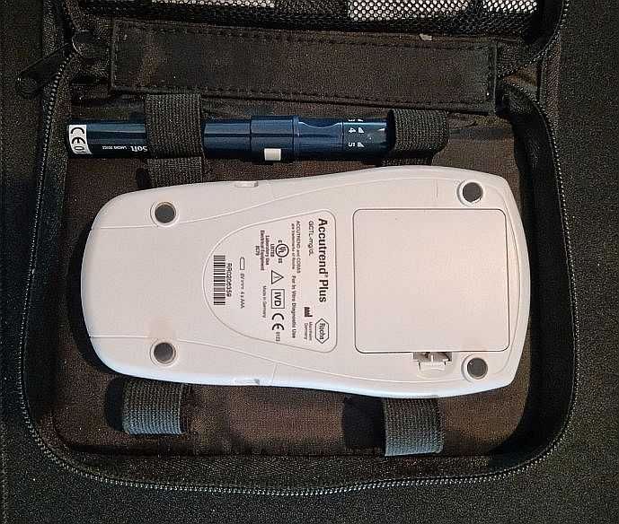 glucometru Accutrend Plus