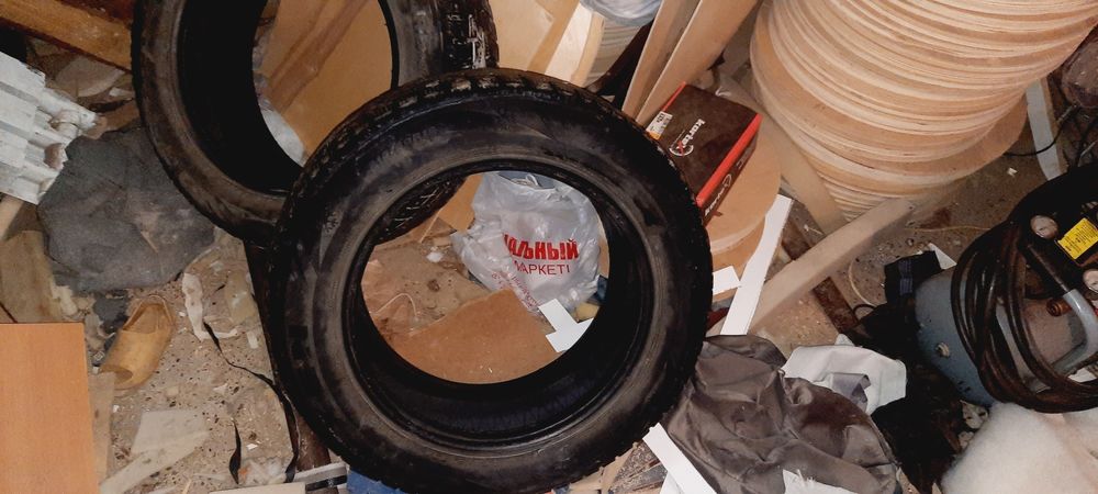 Продам резину NEXEN 215x60x16