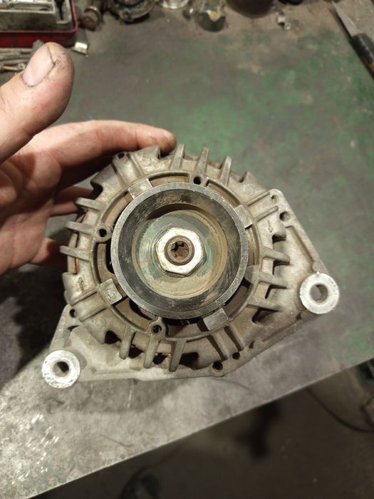 Генератор на Ауди продам