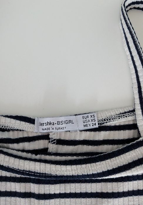 Rochie alb-negru scurta tricot  Bershka mărimea Xs