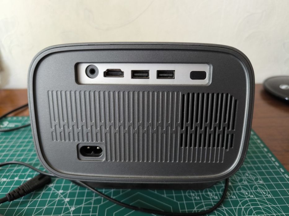 Продам проектор HY-310.