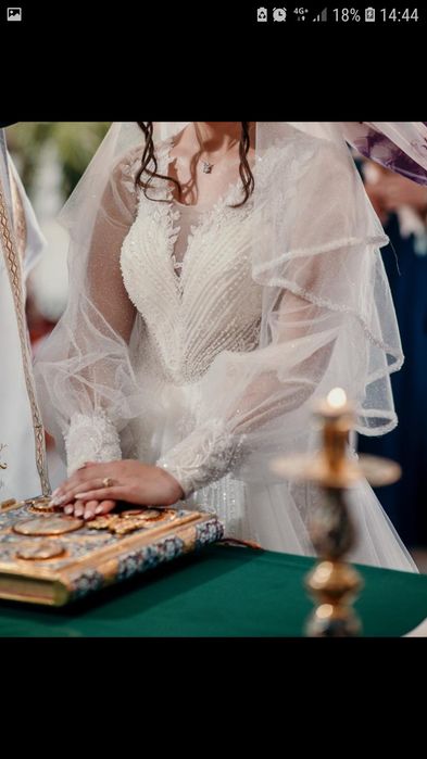 Vand rochie de mireasă !