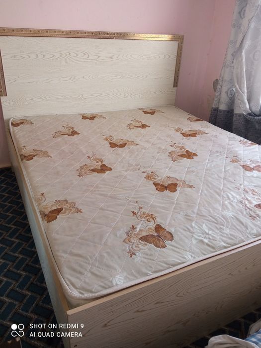 Продаю кровати двухспальные и односпальную