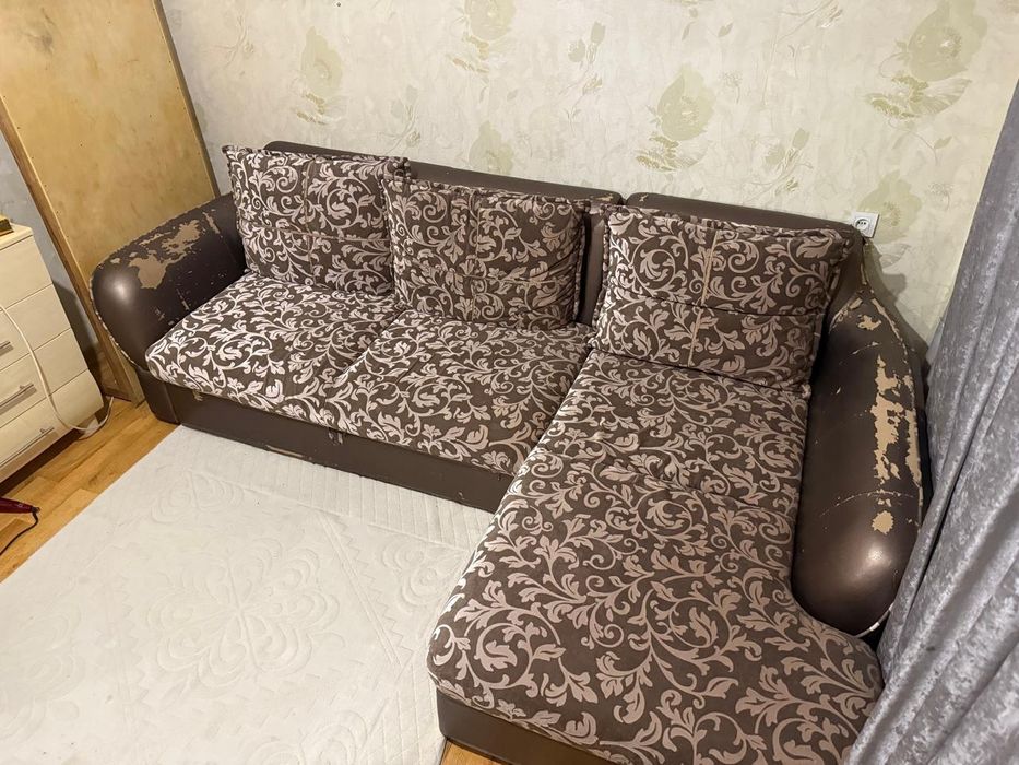 Диван для гостиной