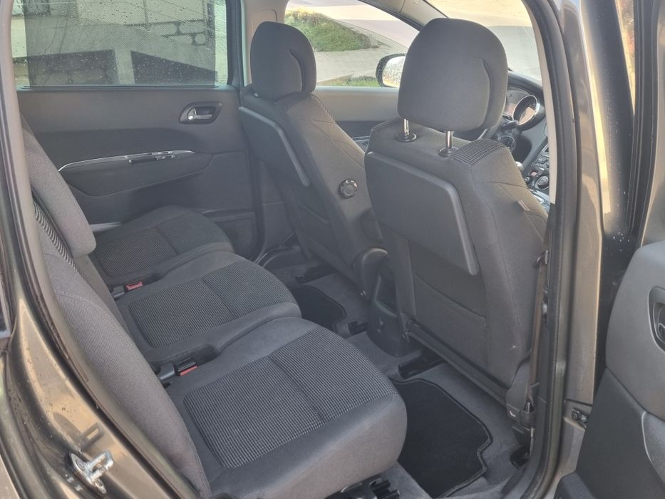 Peugeot 5008 1.6 HDI 115 cp cu raru facut