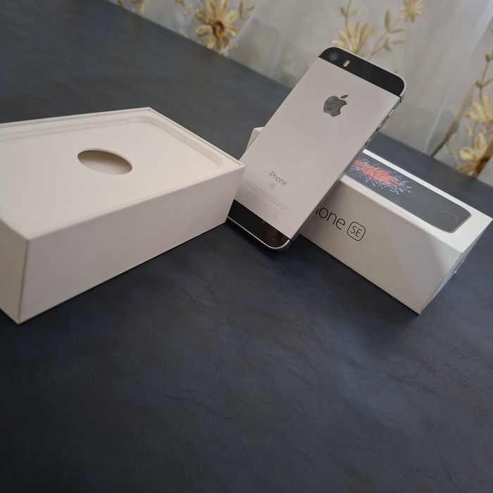 Iphone Se 32 gb серый