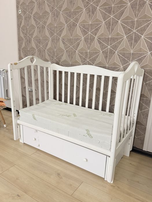 Продам детскую кроватку