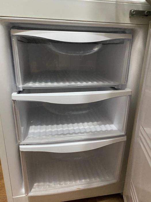 Холодильник Samsung