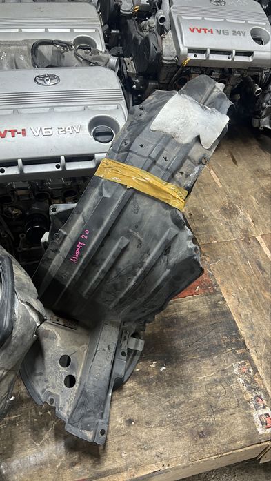 Передние подкрыльники Тойота Эстима ACR50