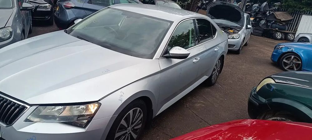 Dezmembrari / Dezmembrez Skoda Superb III (3V3) [Fabr 2015-prezent] 1.6 TDI DCZA cutie viteze manuala cod culoare LA7W