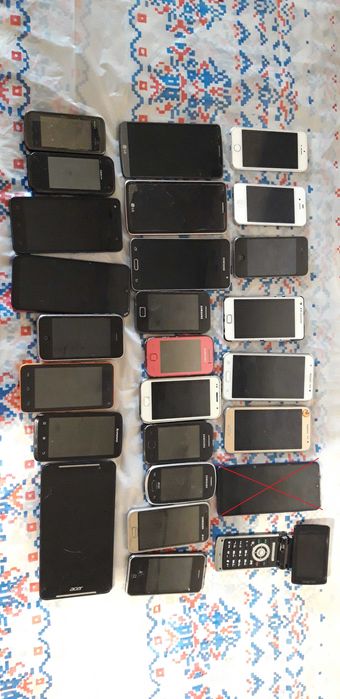 Продам сотовые телефоны.