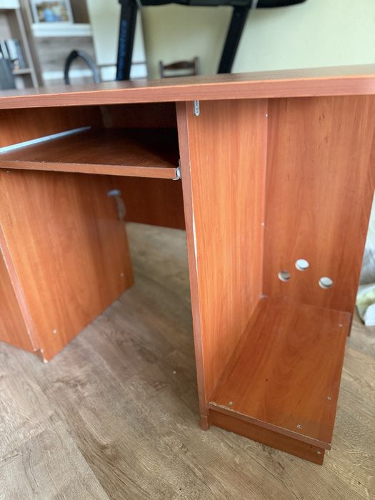 Бюро за компютър 60 х 125 см