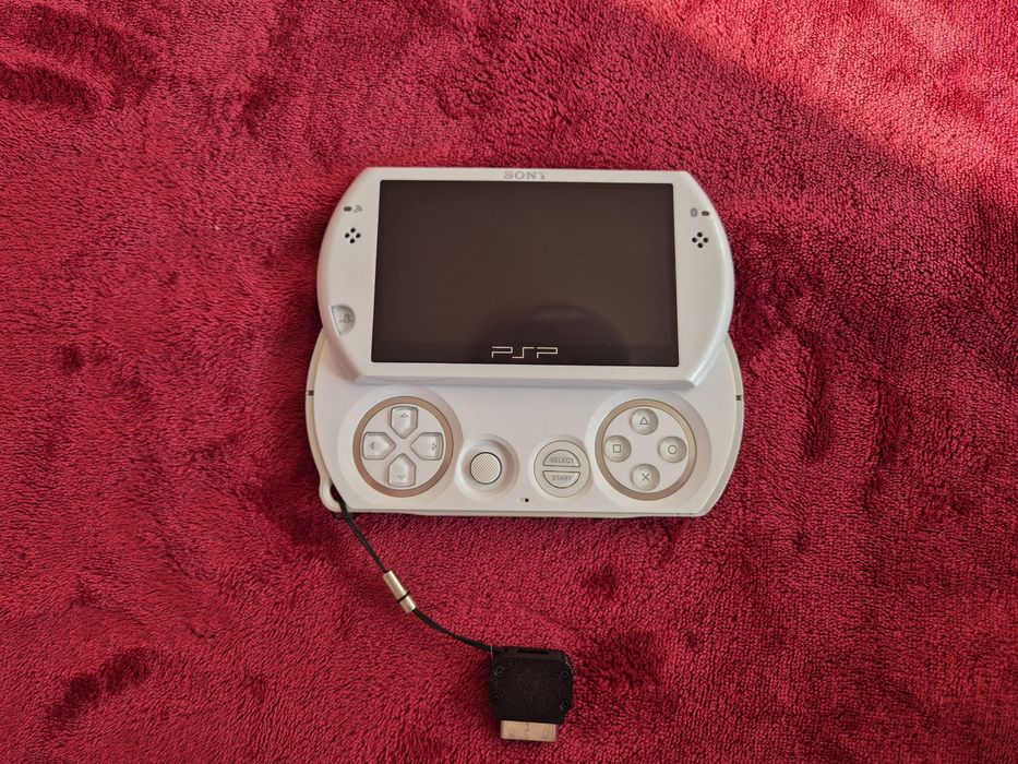 PSP GO  Alb Modat