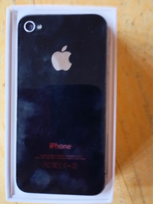 Vând iPhone 4S, stare foarte bună. Preț 100 Euro.