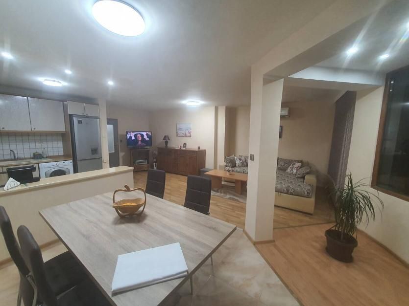 Дава се под наем Тристаен апартамент в Пловдив, Мараша - 107 кв.м за 600 € - Снимка #1