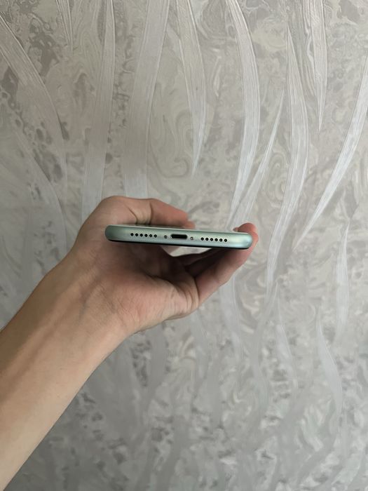 Продам IPhone 11 128gb