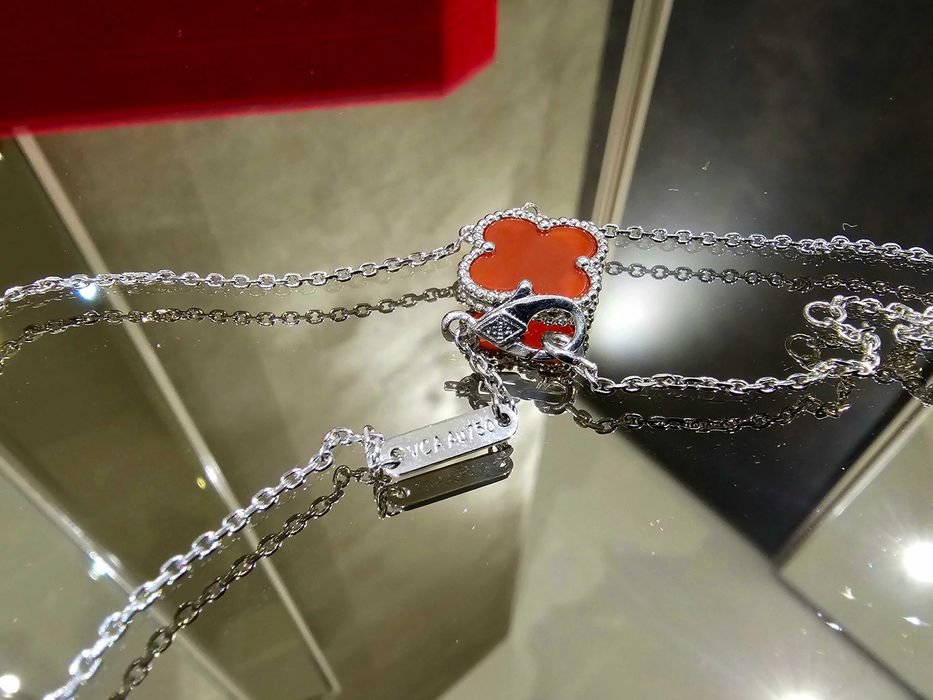 Van Cleef & Arpels VCA Silver Red 1 Motif Alhambra Clover Дамско Колие