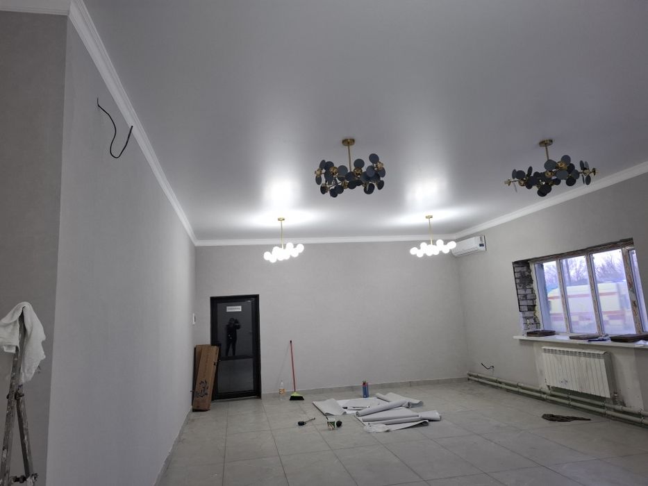 Поклейка обоев Левкас