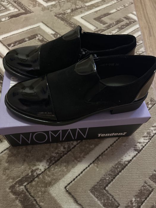 Дамски обувки  чисто нови