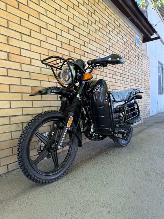 Мотоцикл GSX Сузуки 200 куб.