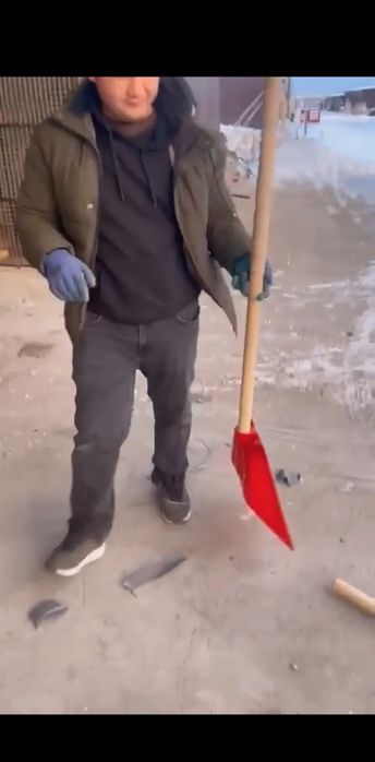 Снегоуборник прочный материала