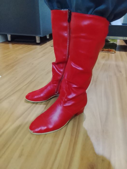 Сапоги красные кожанные