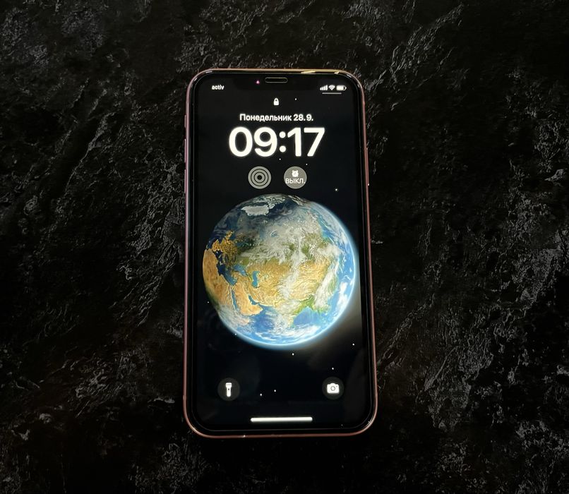 iPhone XR в идеальном состоянии