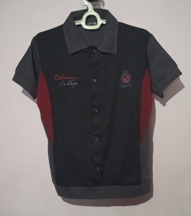 Эркаклар кўйлаги сотилади