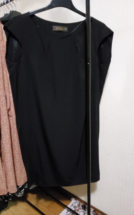 Продам женские платья