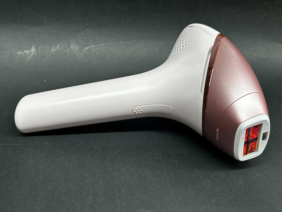 Фотоепилатор PHILIPS SERIES 9900 LUMEA BRI977