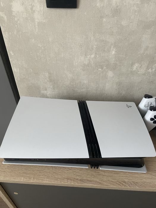 Продам PlayStation 5 pro