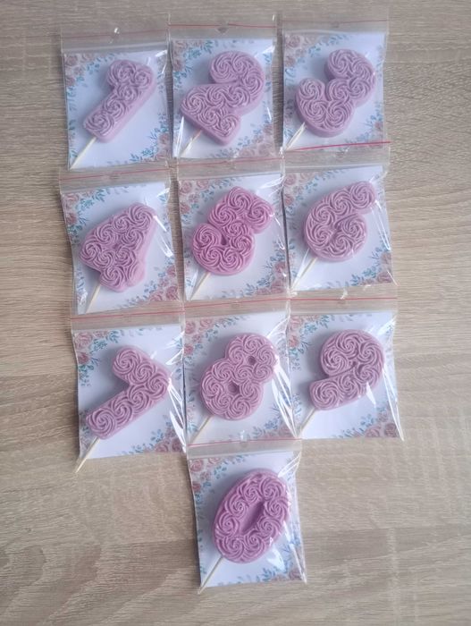 Ръчно изработени соеви свещи и подаръчета