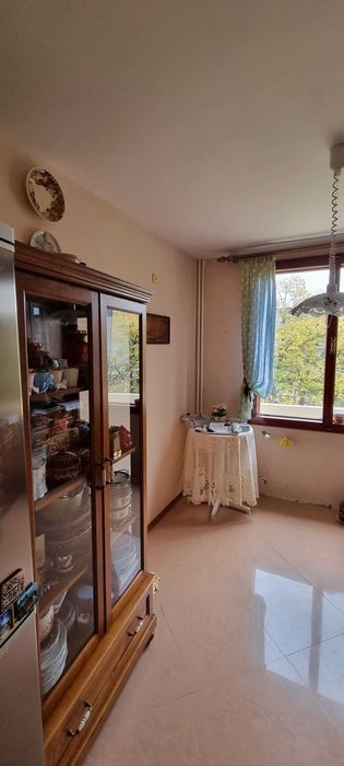 1228-Тристаен тухлен апартамент с ТЕЦ в центъра на града!