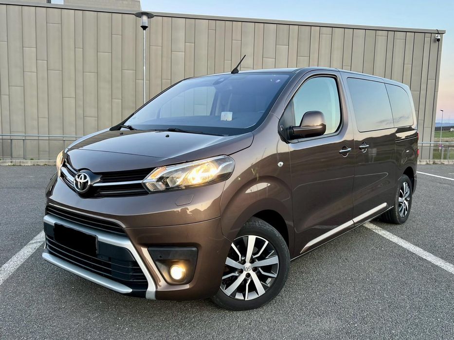 Toyota Proace , 8 locuri , cutie automata , carte RAR ,distributie noua !