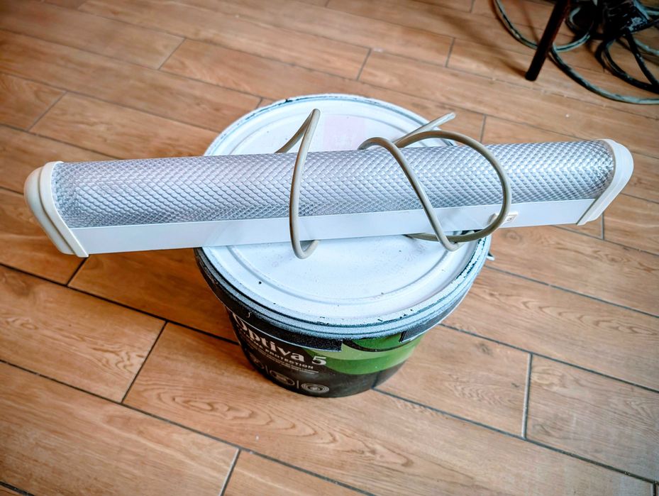 Кухненска лампа - луминесцентна тръба