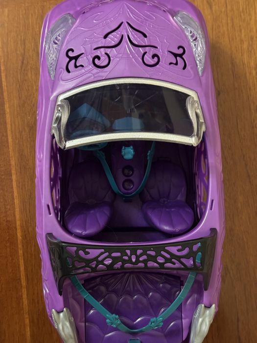 машина монстер хай